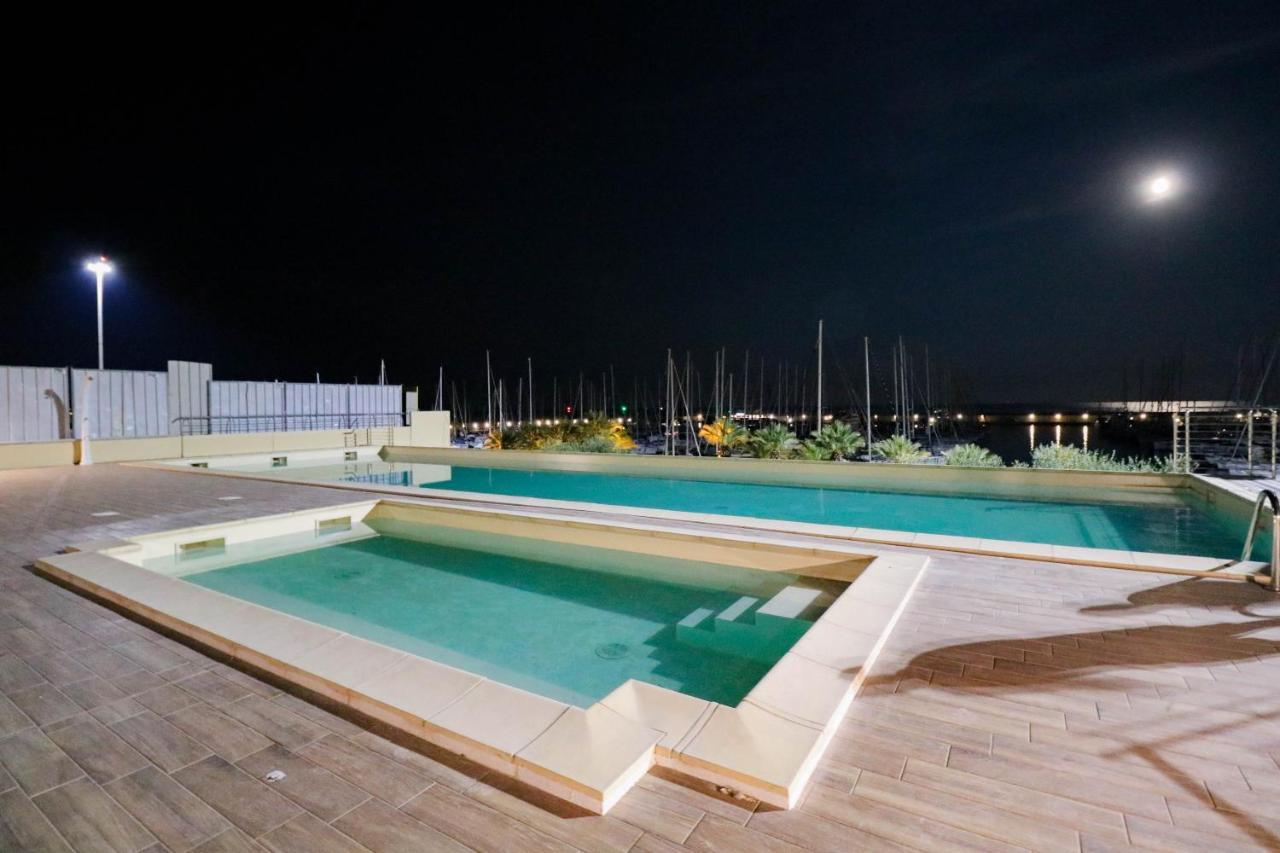 H11 Luxury 9A - Porto - Piscina - Jacuzzi Leilighet Santo Stefano al Mare Eksteriør bilde